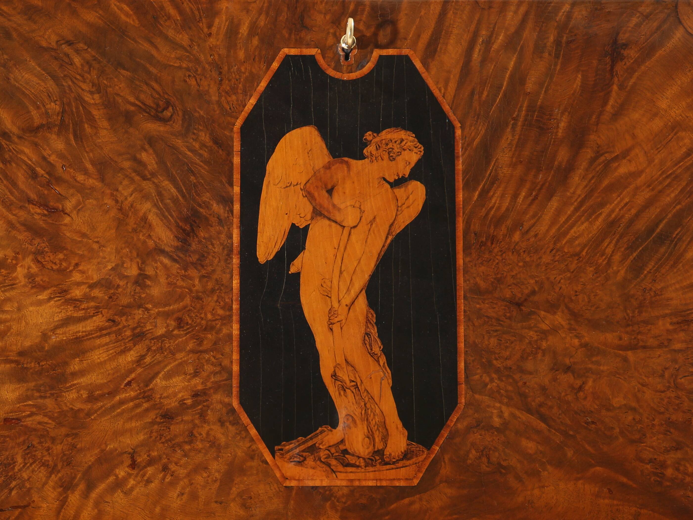 Secrétaire loupe d’amboine vers 1920