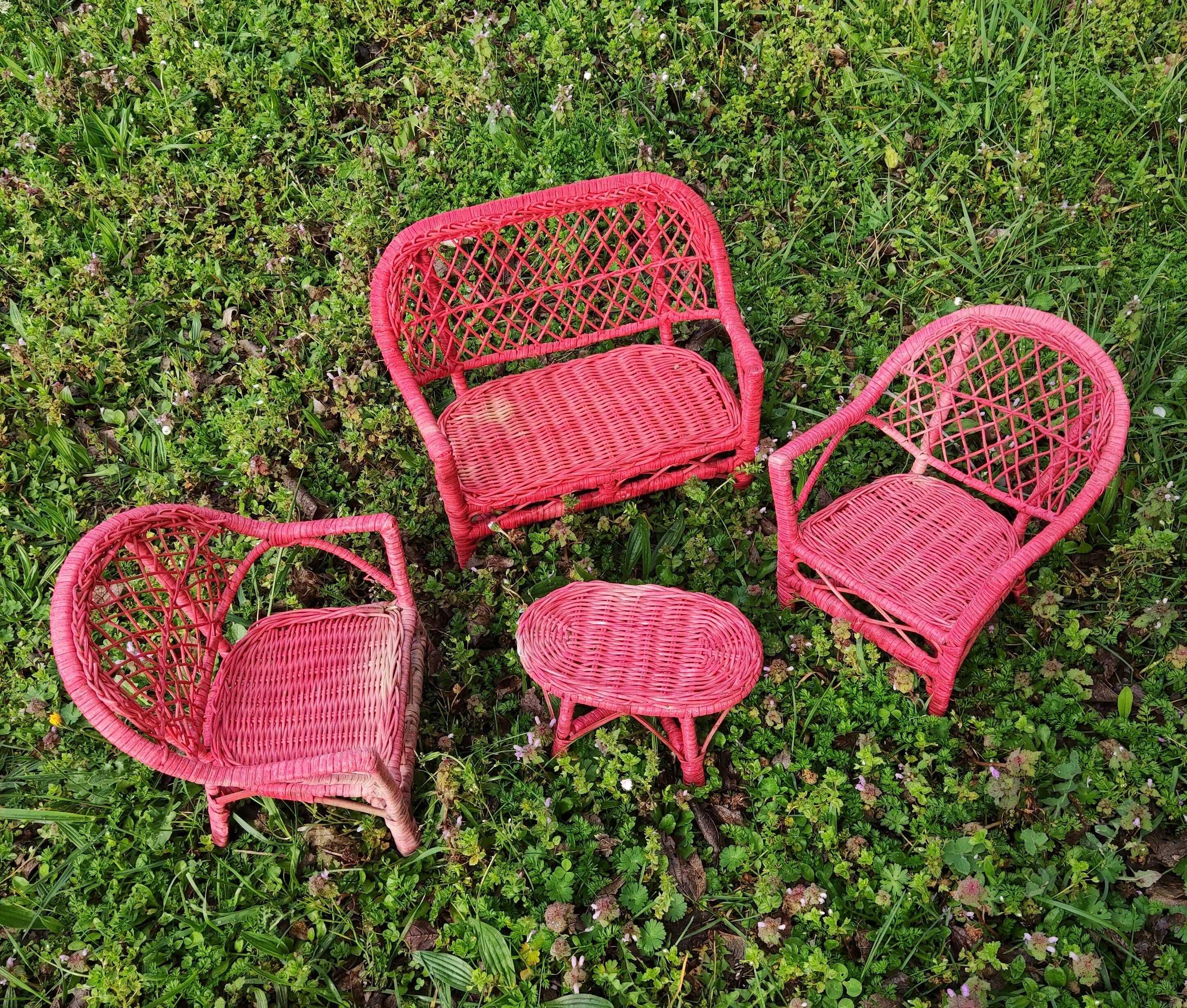 Rattan garden furniture for dolls - vintage