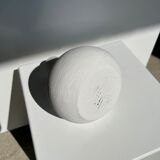 Handmade soliflore drop vase in terracotta painted white h:20 d:15