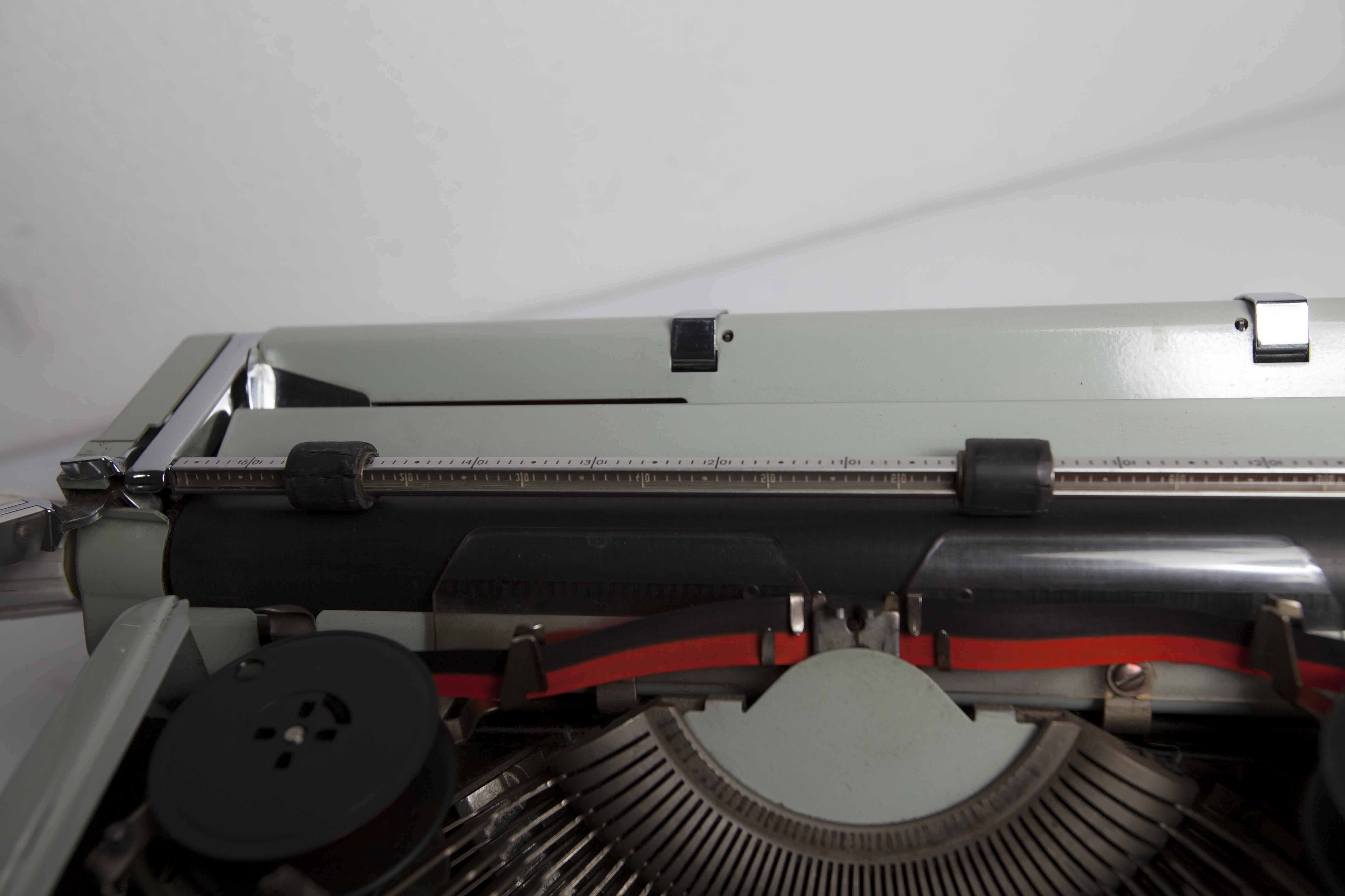 Hermes 3000 typewriter cleaned and tested