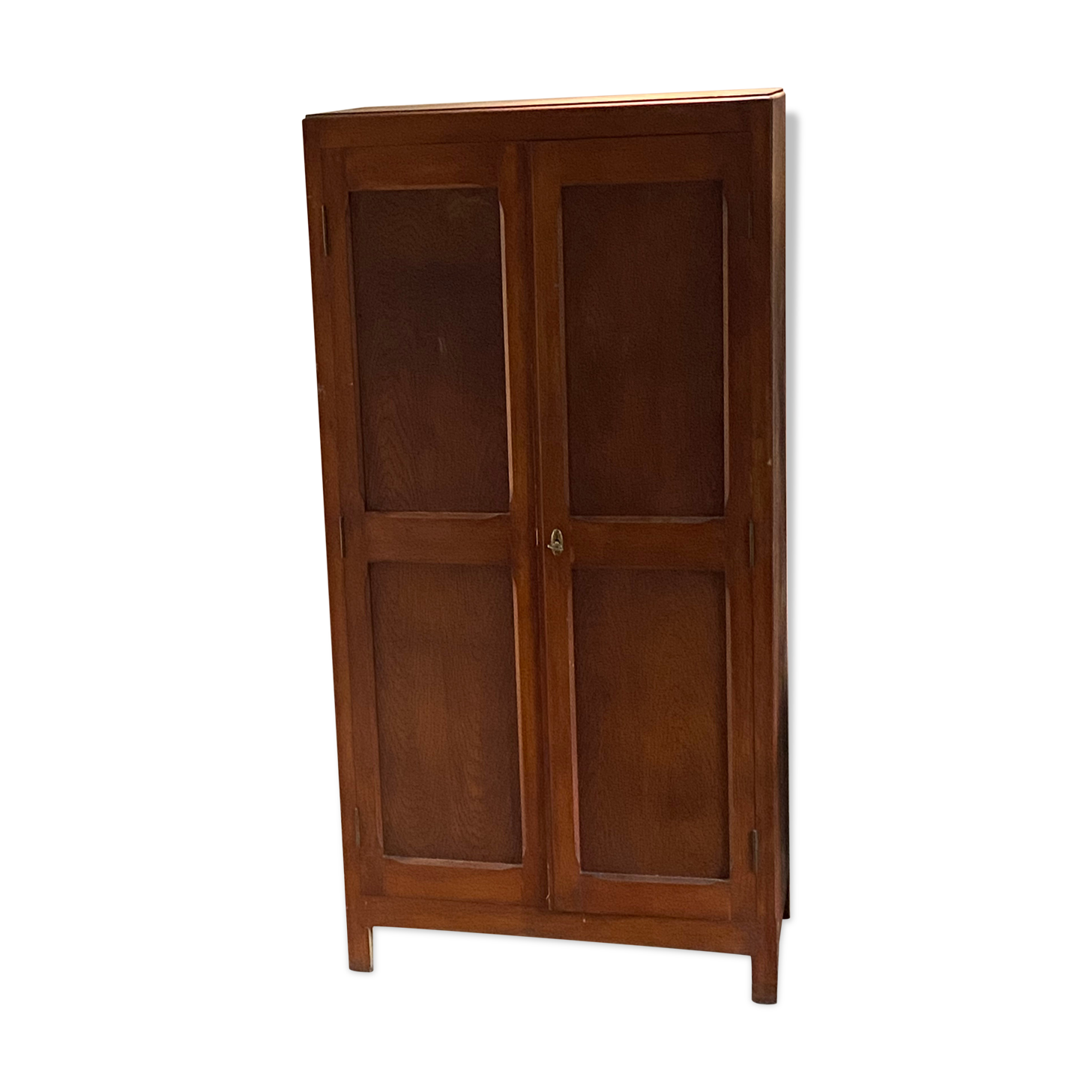 Armoire parisienne