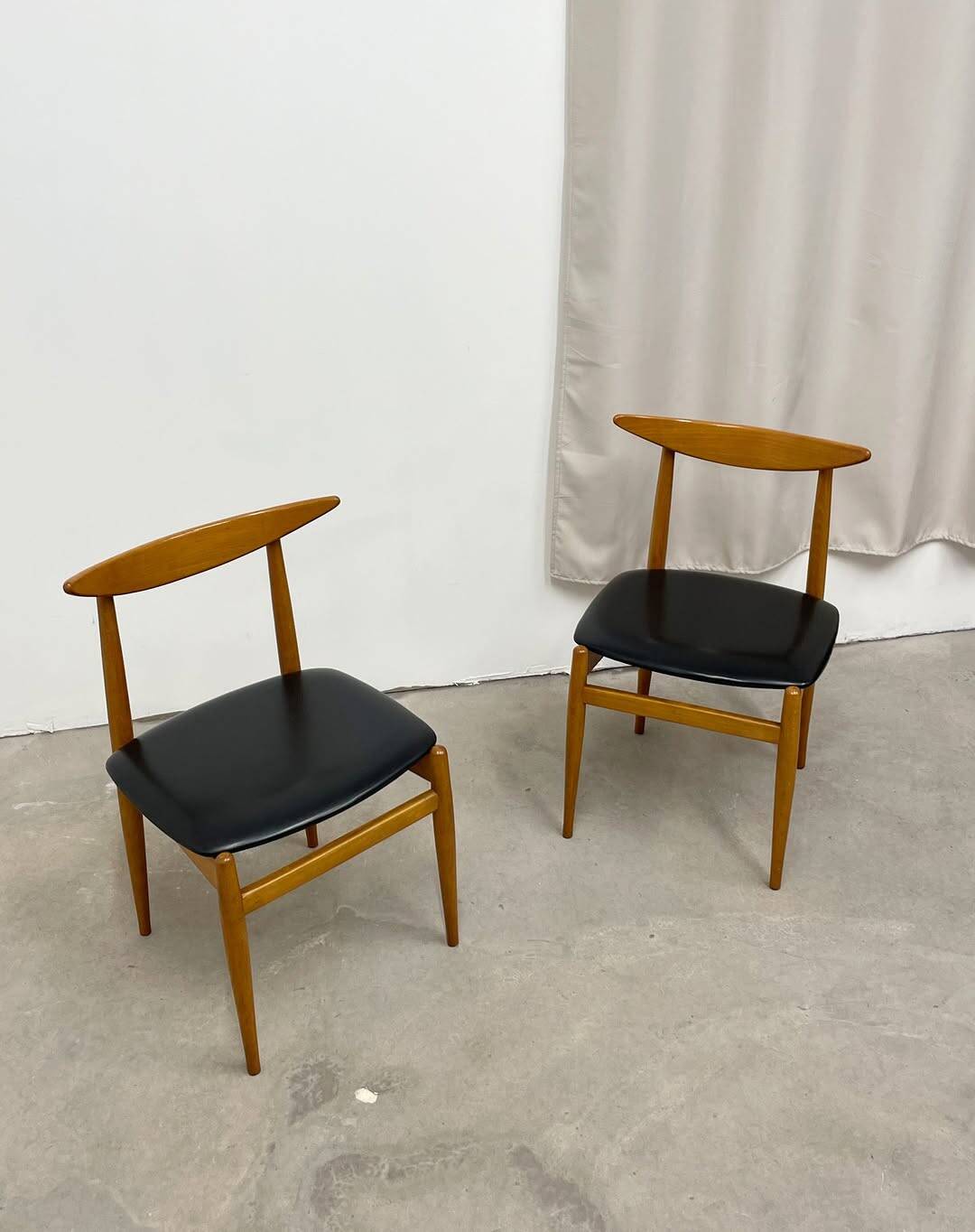 Paire de chaises scandinave