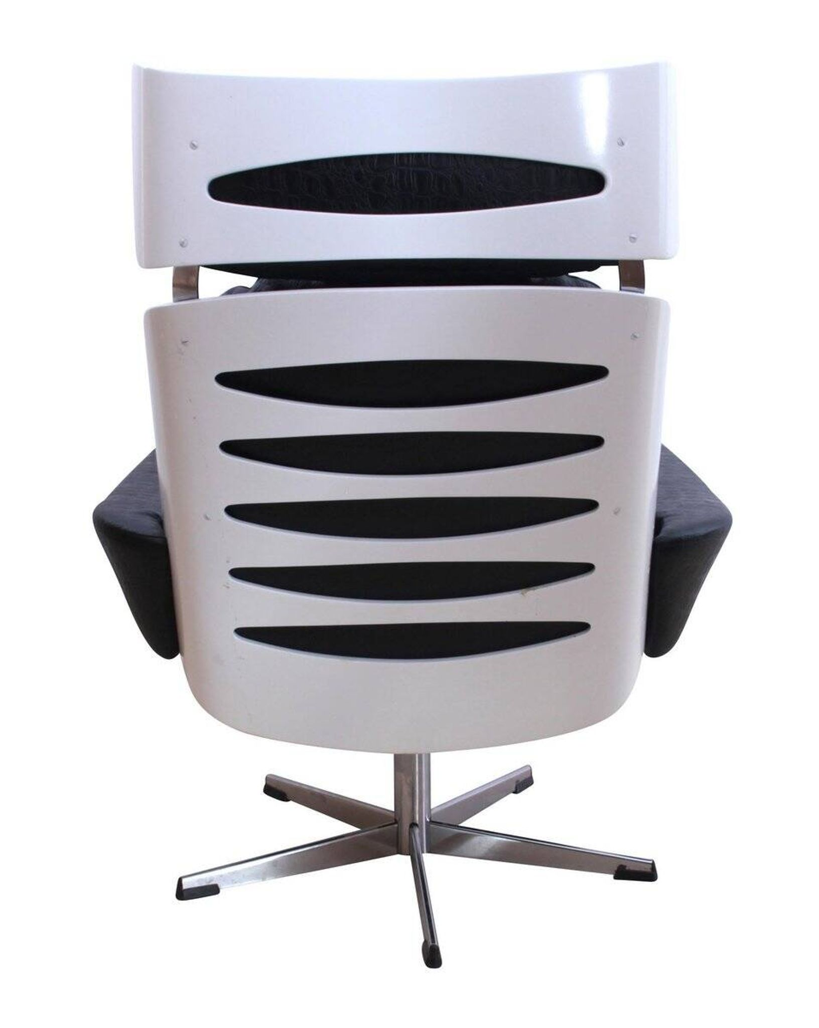 Fauteuil Lounge de l'ère spatiale, laque blanche, cuir, aspect reptile, Allemagne, années 1970.