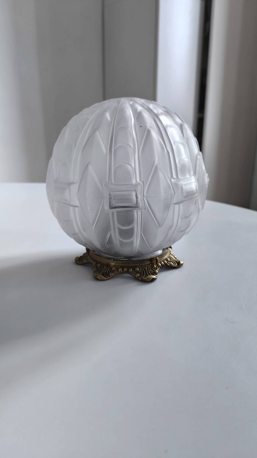 Art Deco ceiling light in frosted glass and bronze 1920
