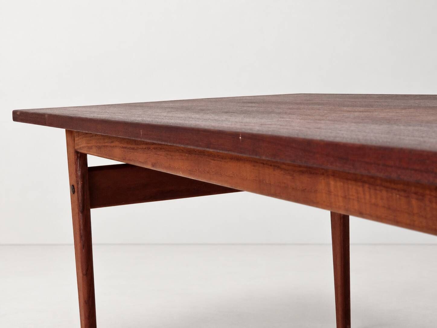 Table basse extensible en teck danois modèle PJ 56B par Grete Jalk, années 1960.