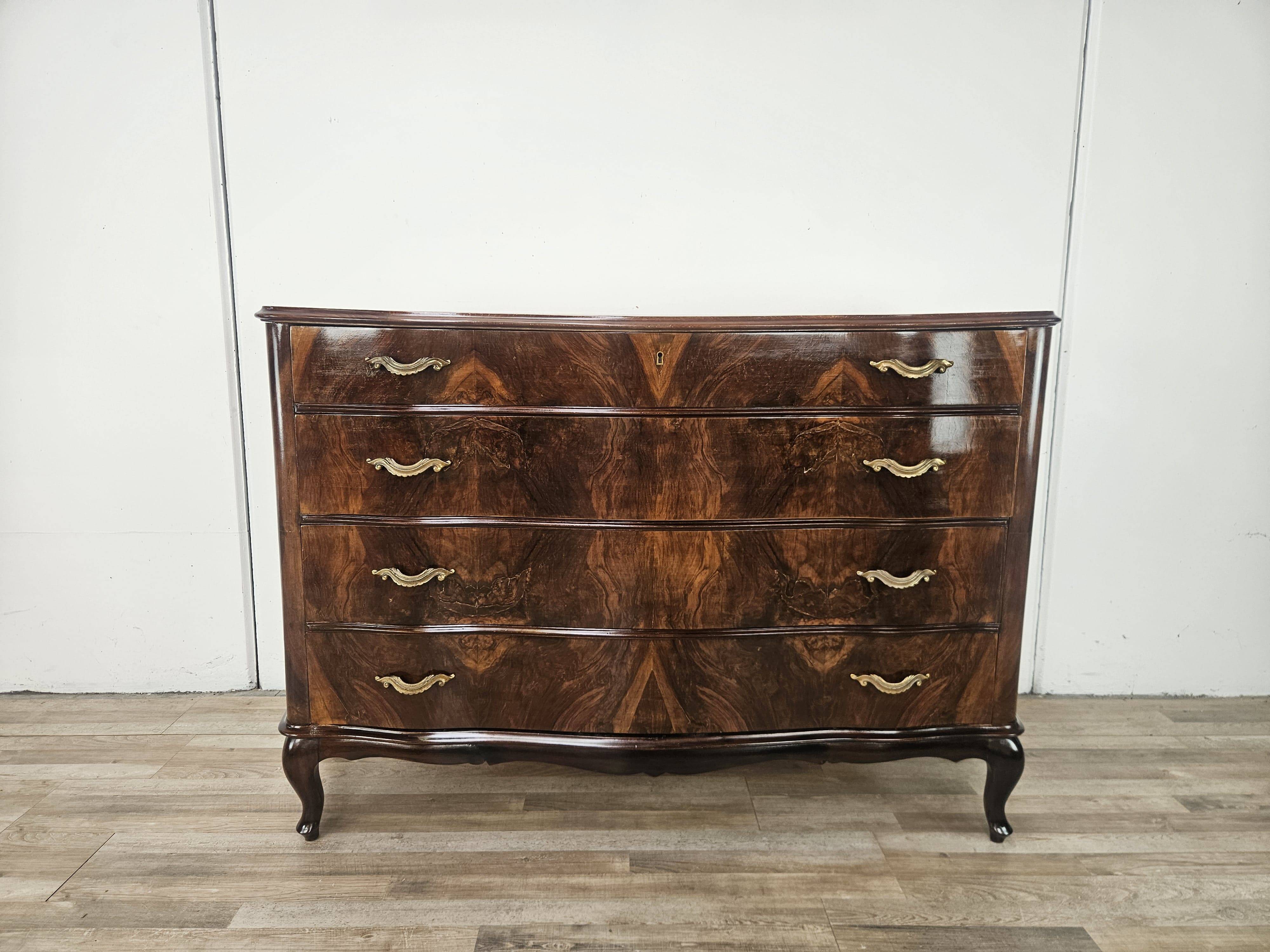 Chippendale chest of drawers in walnut burl, 1940s