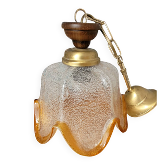 Suspension tulip glass with a textured finish