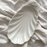 Small shell dish in old porcelain