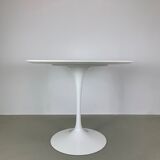 Eero Saarinen Tulip Dining Table white