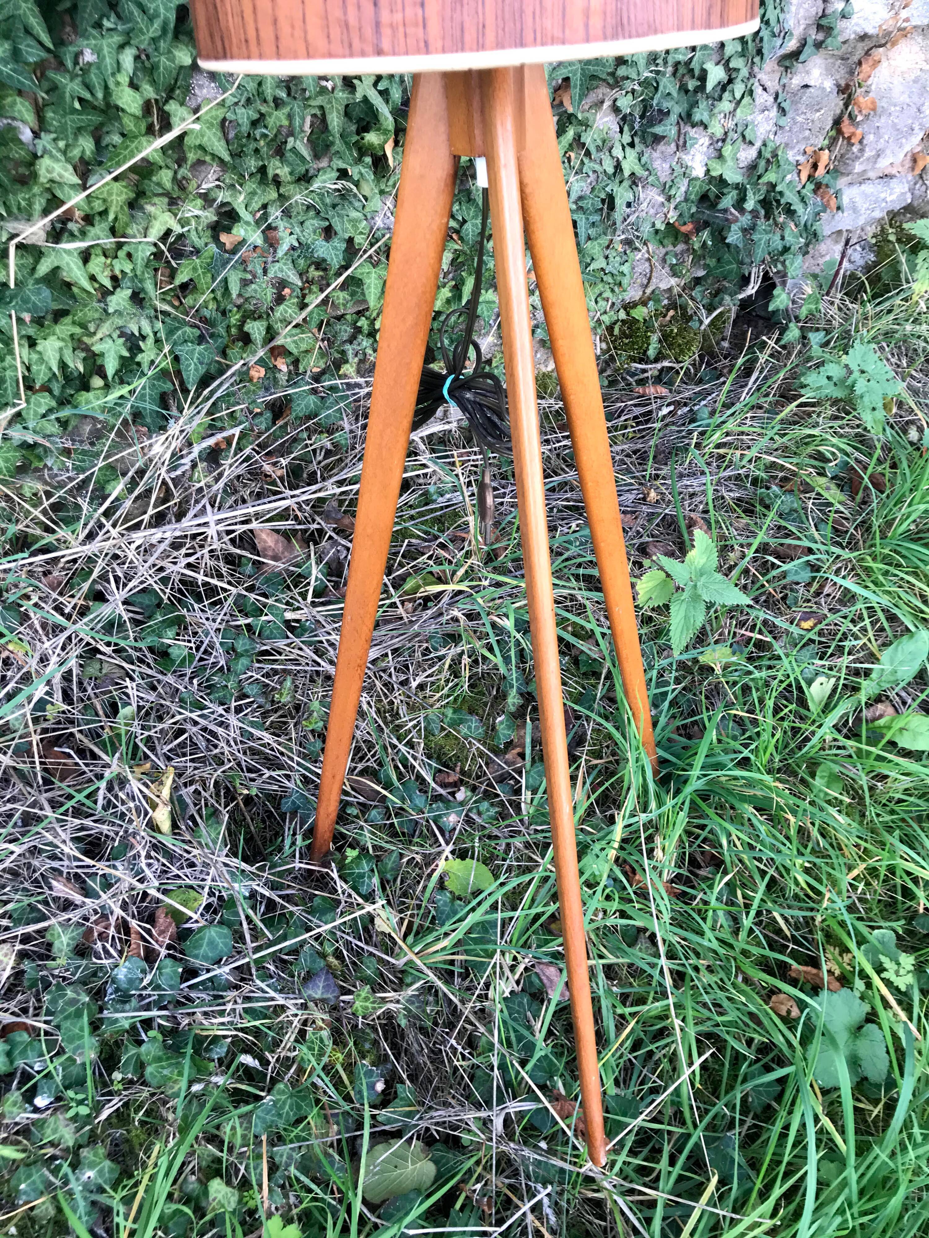 Tripod lampfloor, with vintage conical lampshade, 60s