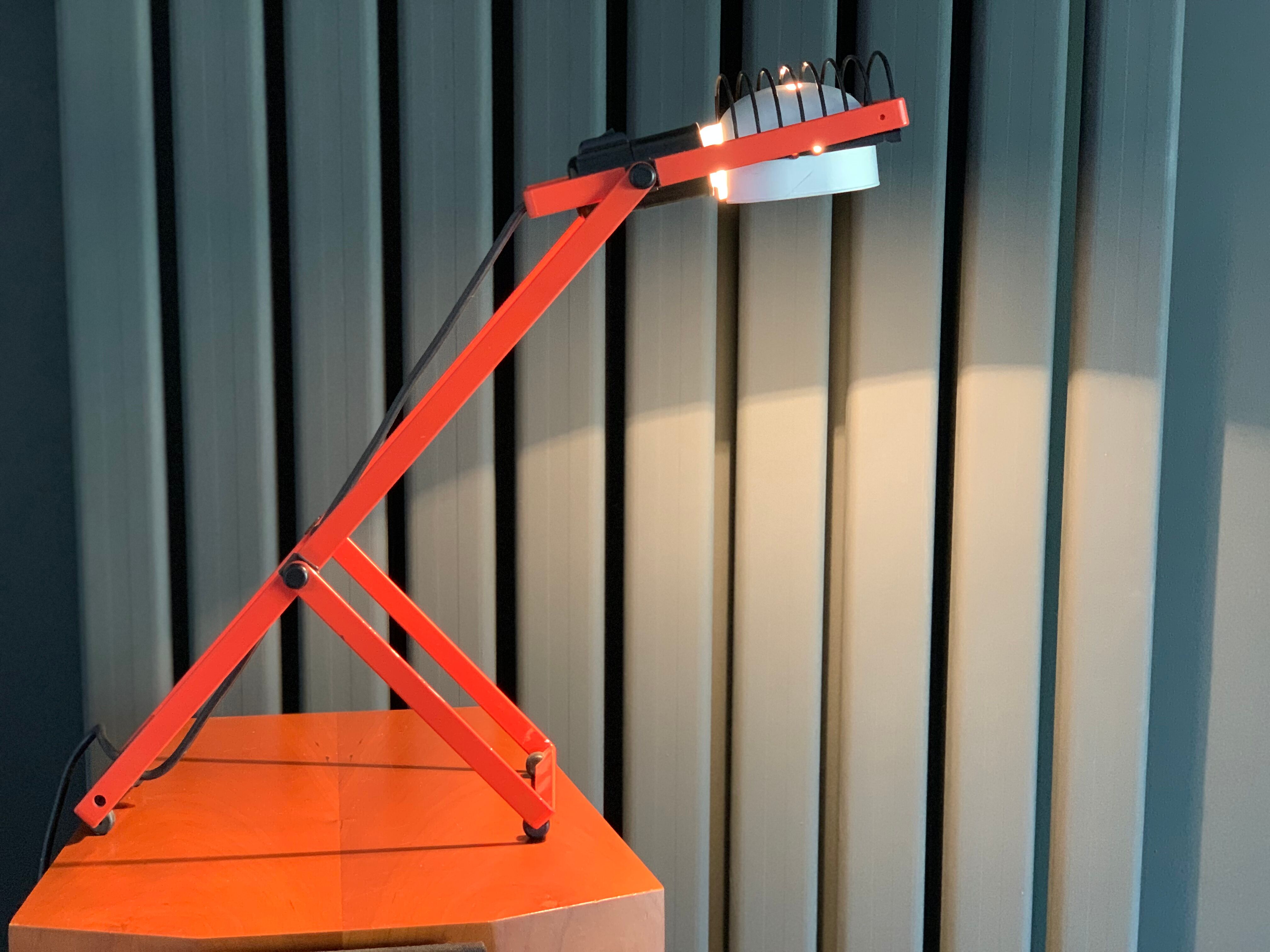 Red lamp model "Sintesi" of tavolo by Ernesto Gismondi for Artemide / Italy 70s