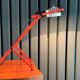 Lampe rouge modèle "Sintesi" de tavolo de Ernesto Gismondi pour Artemide, Italie années 70