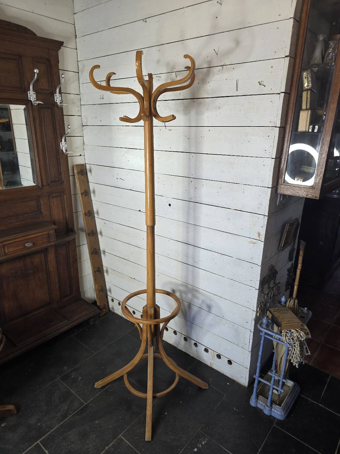 Baumann parrot coat rack from the 50s