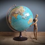 World map terrestrial 1983