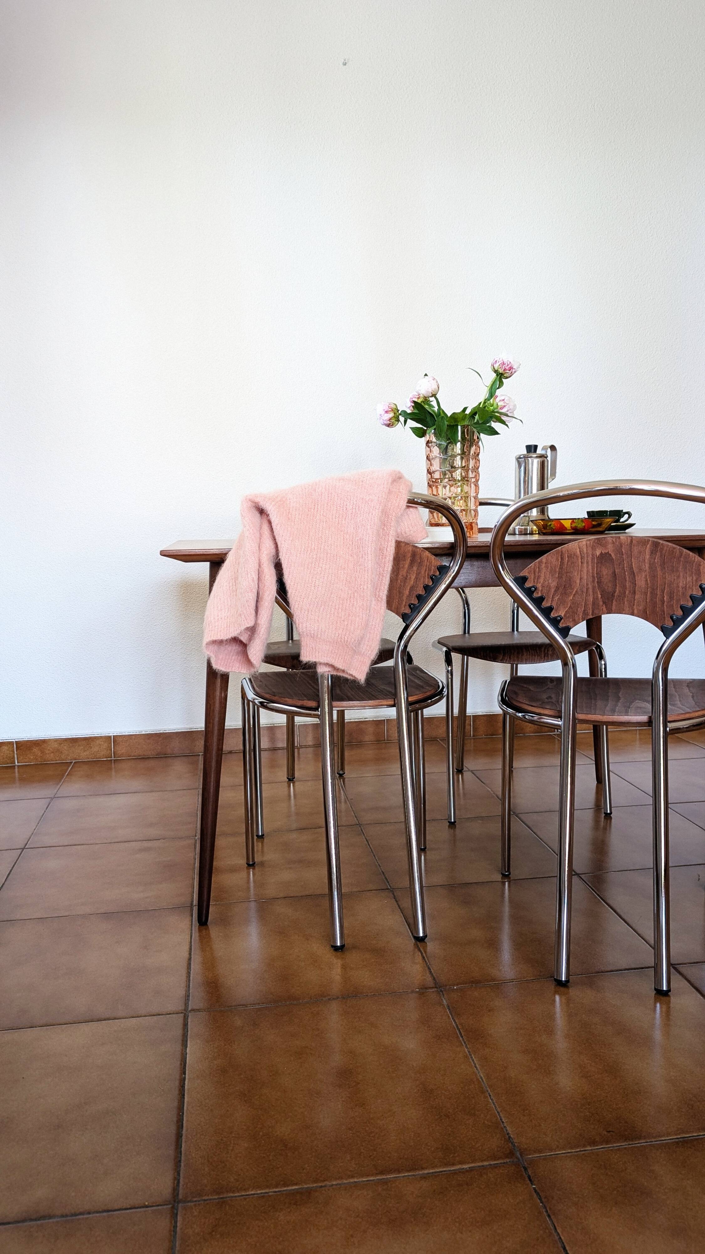 Set of 4 vintage bistro chairs in wood and chrome with postmodern design from