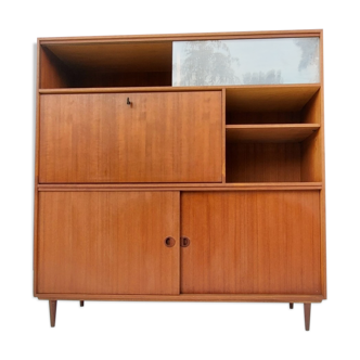 Cabinet with Secretary