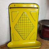 Enamelled utensil door