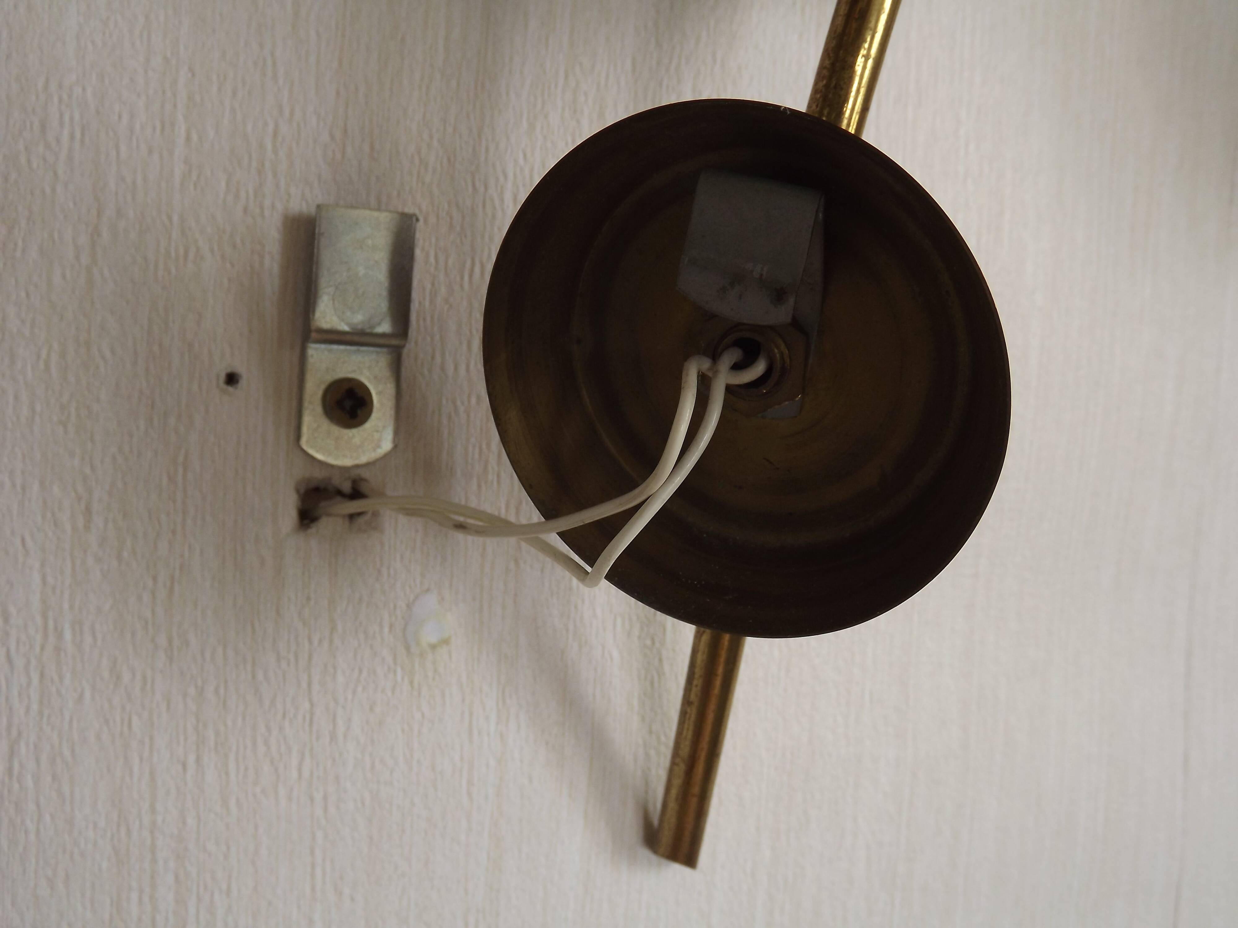 French Retro 1960s Single Wall Light In Gold Metal Clear Pattern Shade 5416