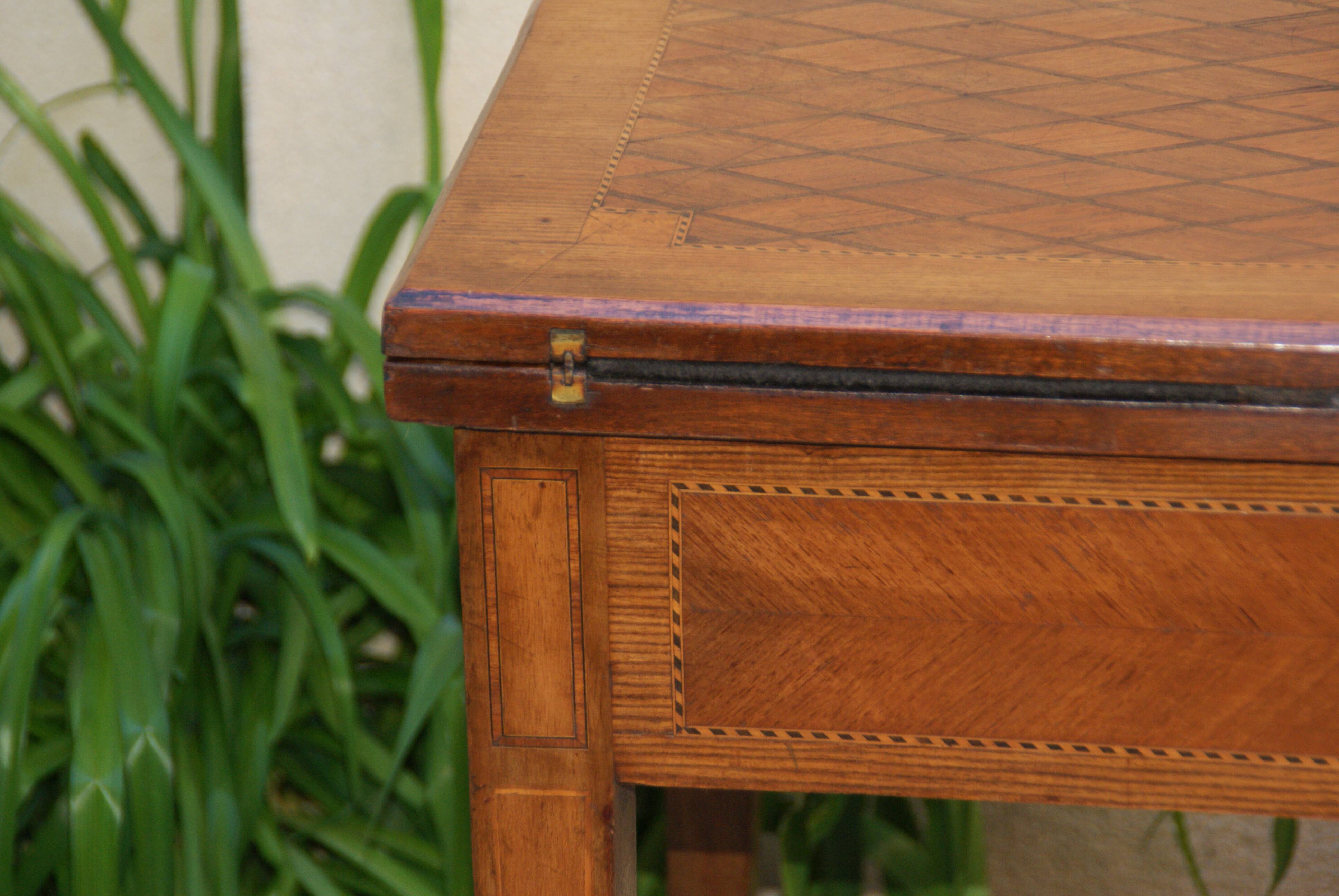 "Tric Trac" game table Directoire