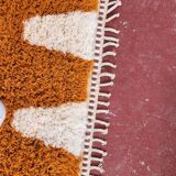 Tapis Beni Ouarain 300x200 cm – Laine épaisse, motifs berbères ocre & écru,