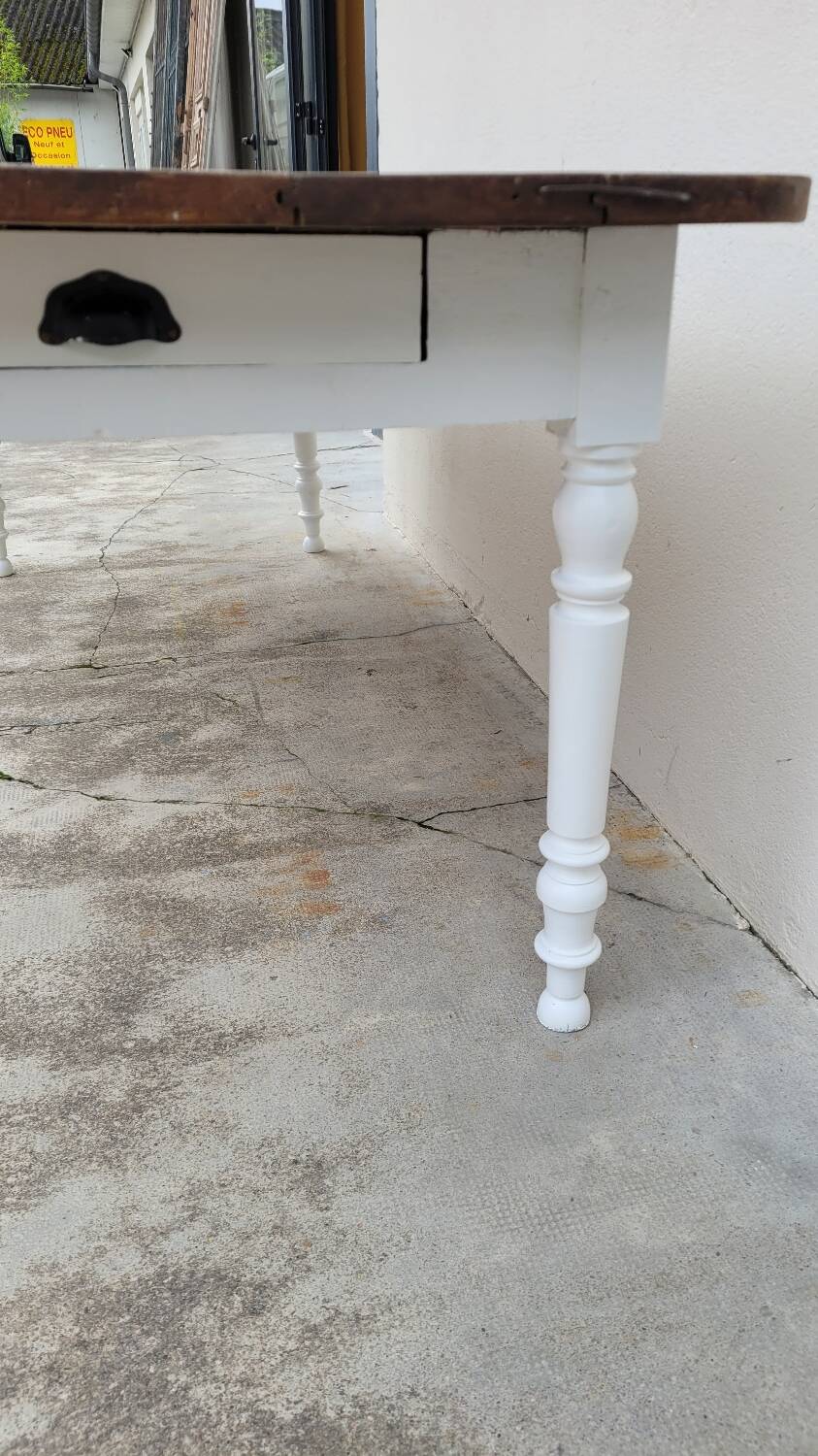 Rustic farmhouse bistro table in oak with Louis Philippe legs - 2m