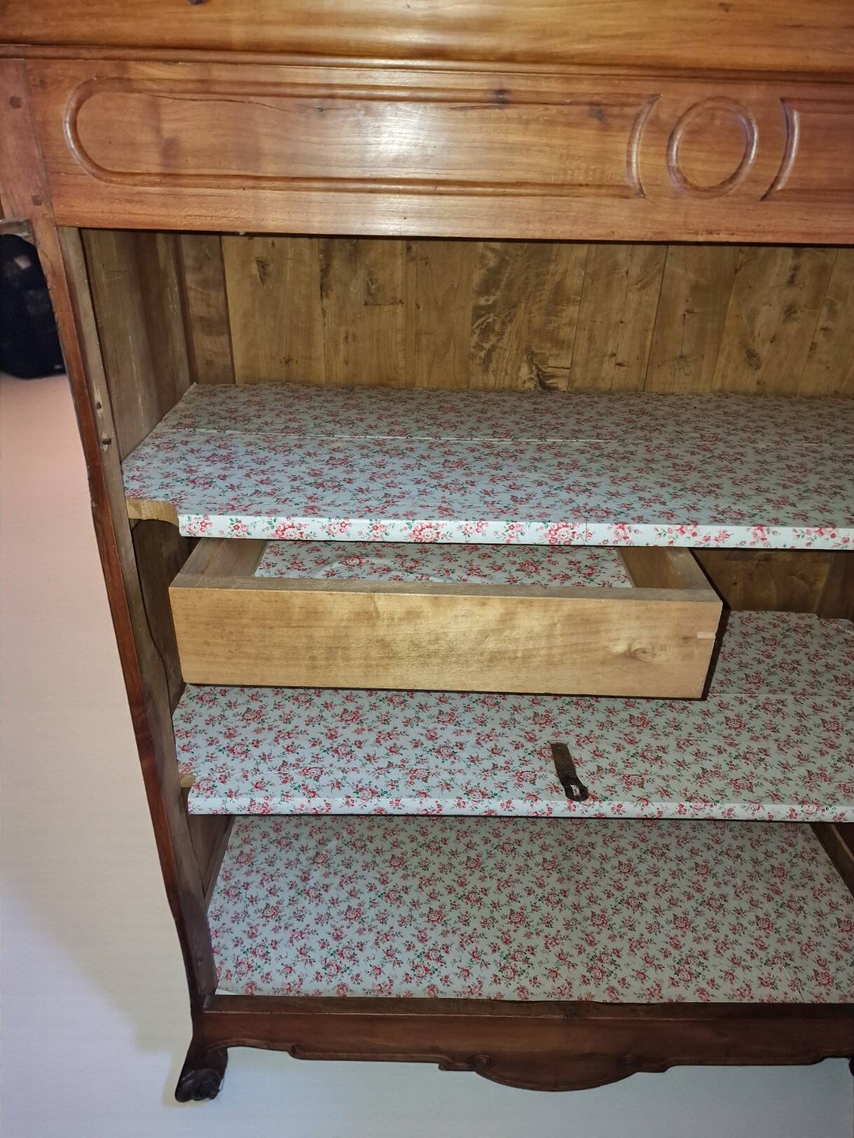 Cherrywood bassette with caramel patina