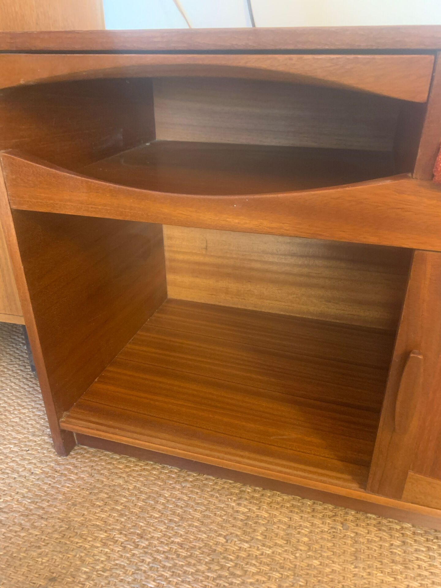 Low entrance furniture in teak Chippy
