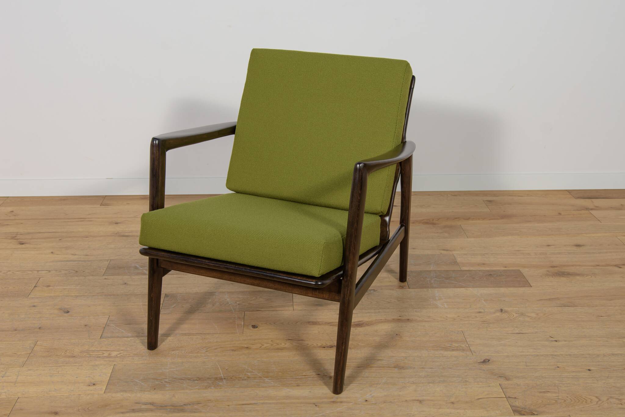 Model 300-139 Armchair from Swarzędz Furniture Factory, 1960s