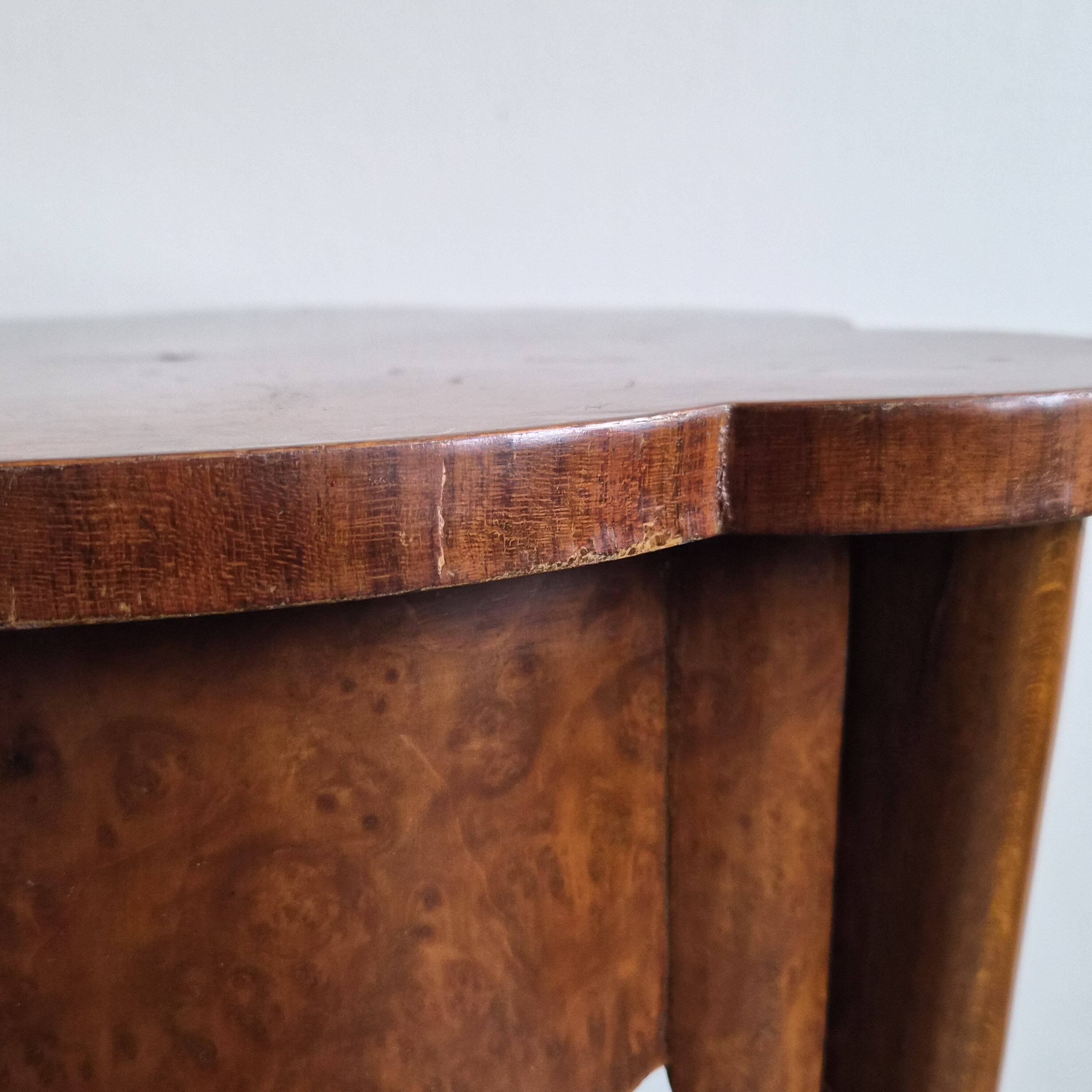Art Nouveau side table in elm burl