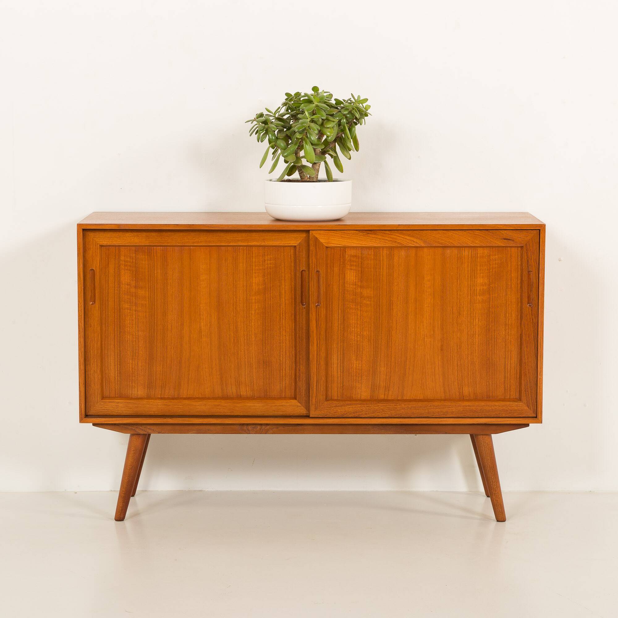 Small Scandinavian teak sideboard, 1970s