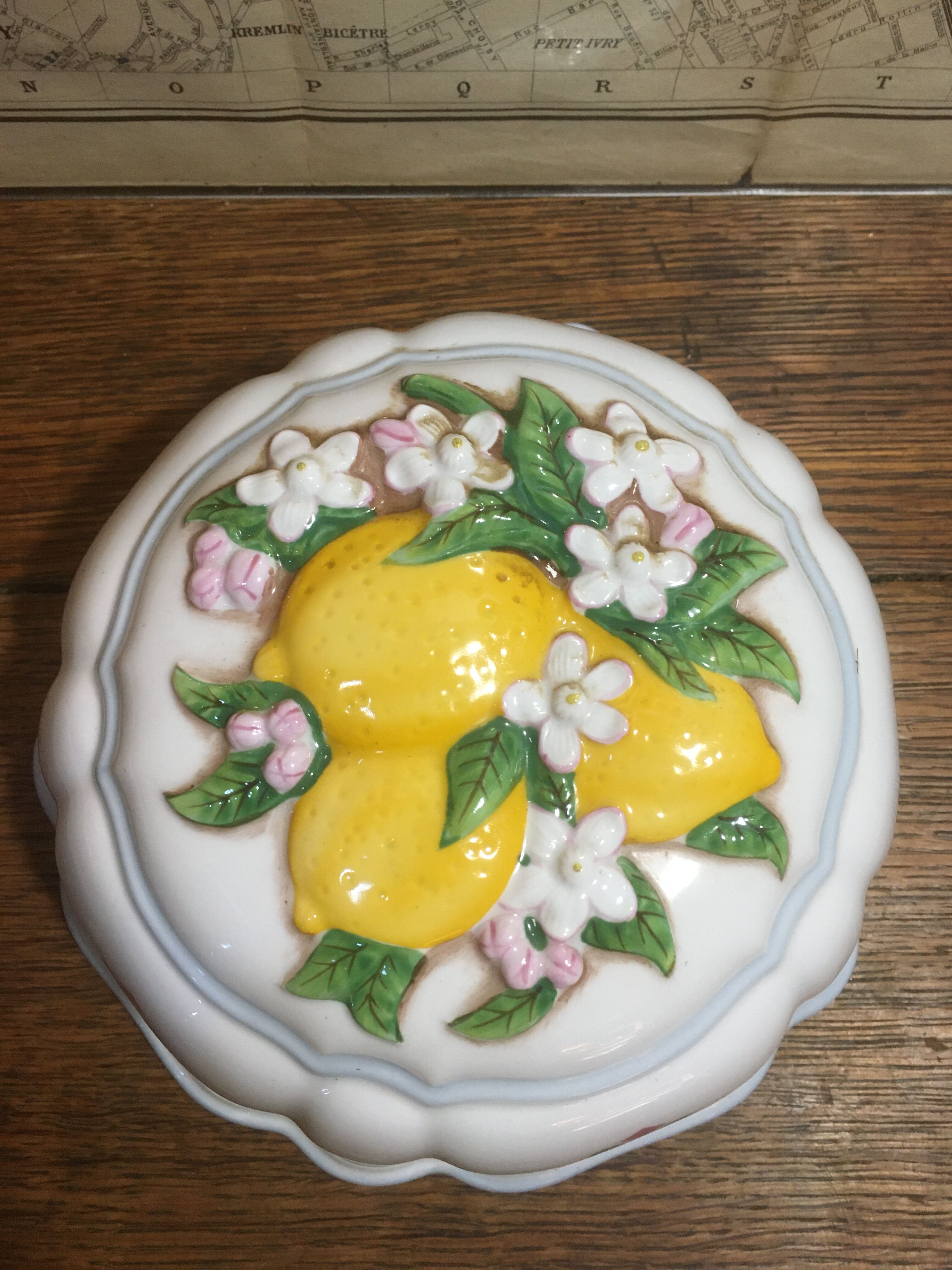 Decorative jelly mold
