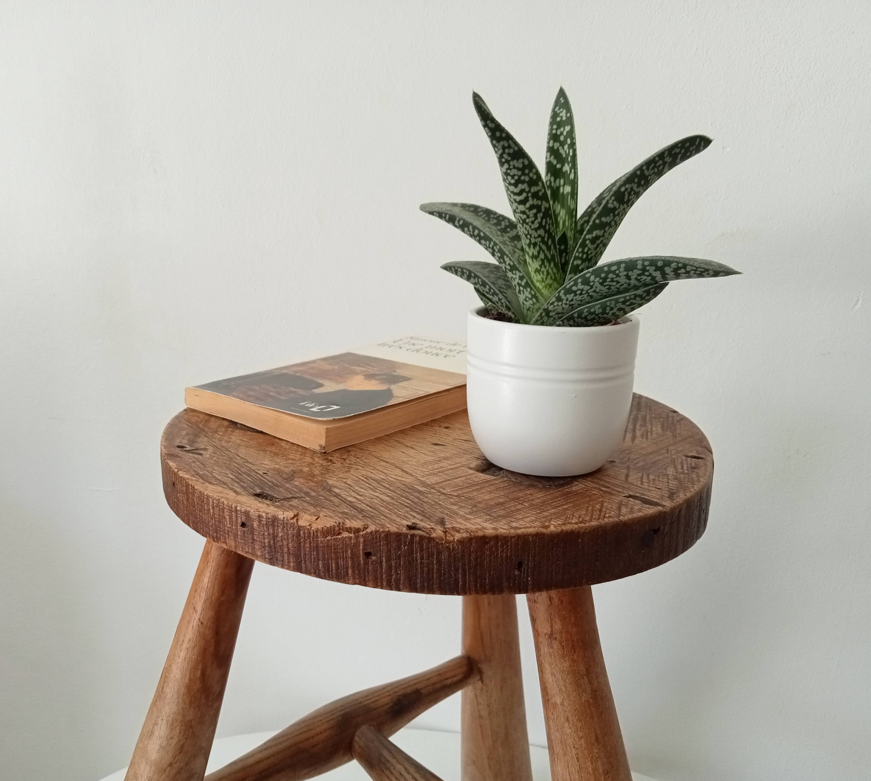 Brutalist tripod stool from the 1950s/60s.