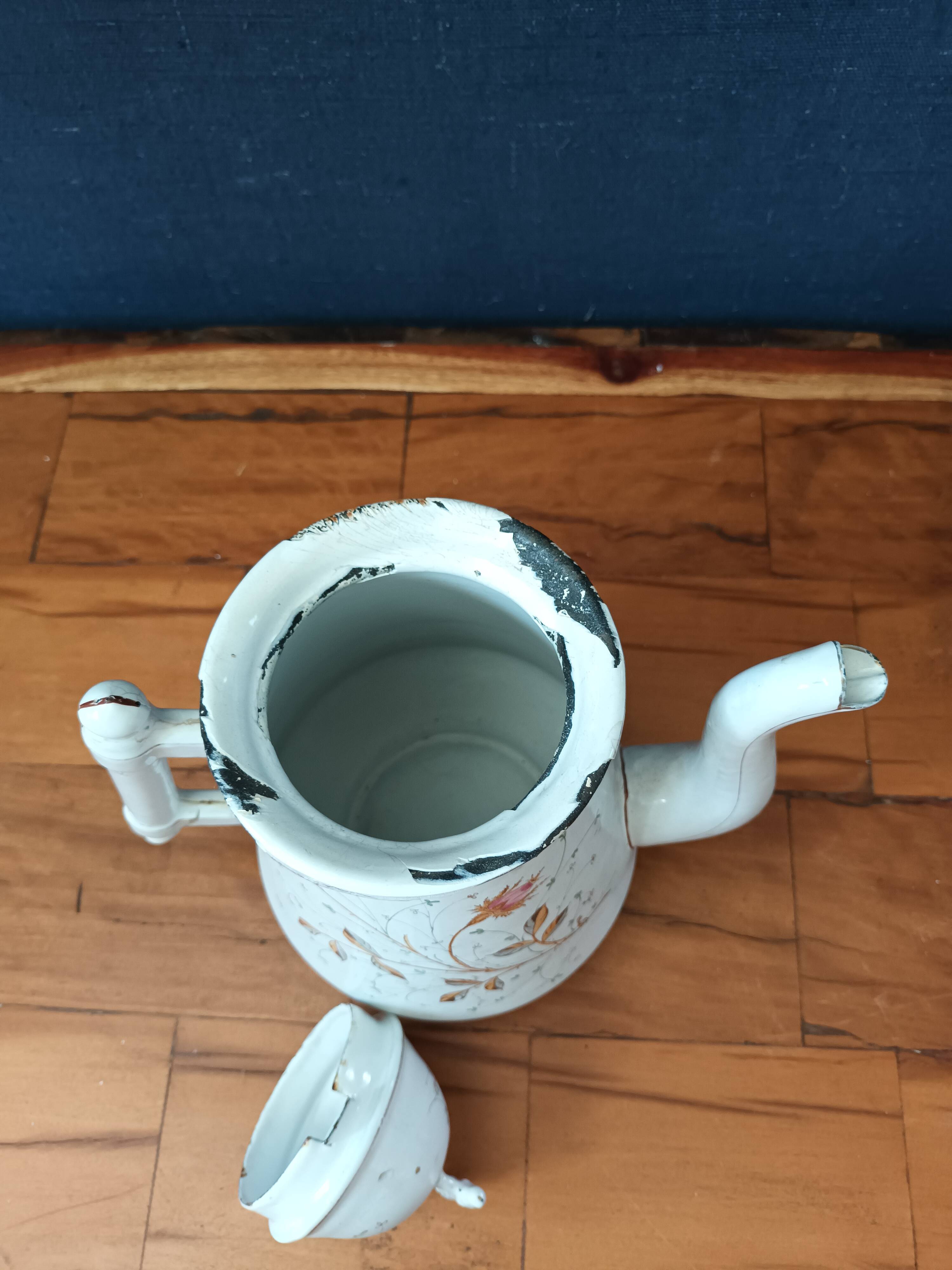 Enamelled coffee maker