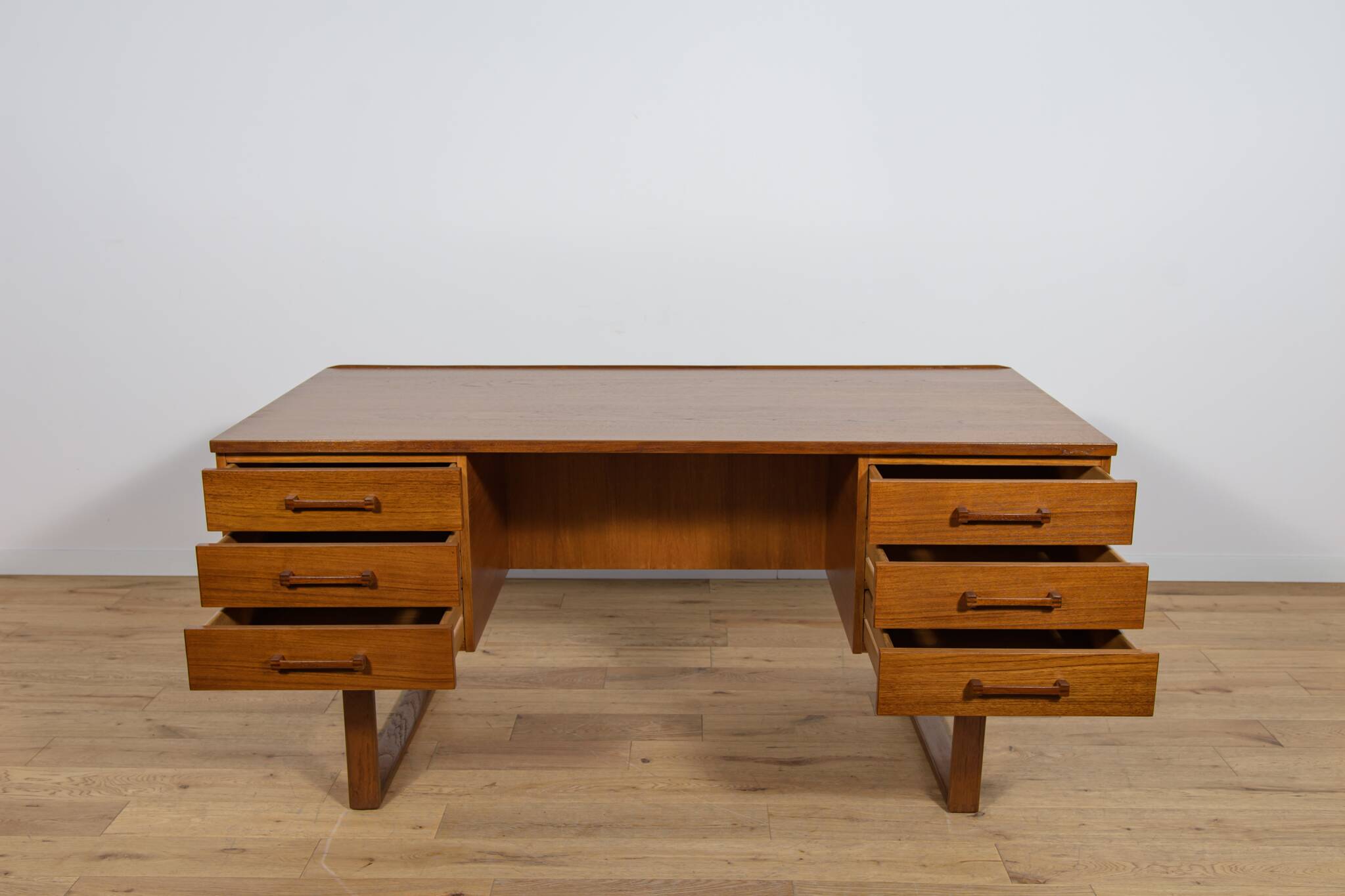 Mid-Century Teak Freestanding Desk by Torben Valeur & Henning Jensen for Dy