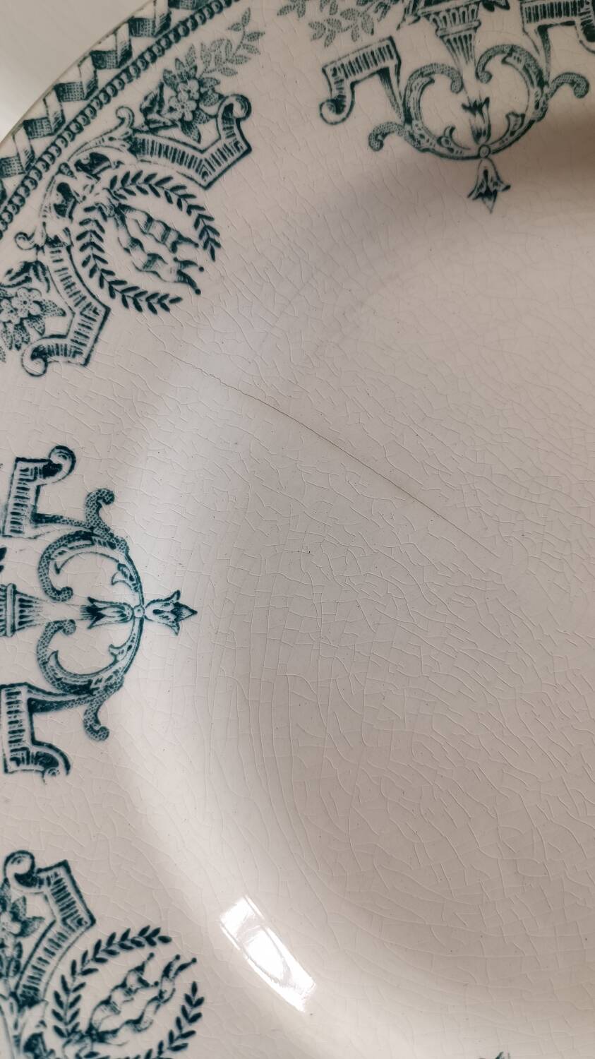 6 assiettes Saint Amand modèle Louis XVI