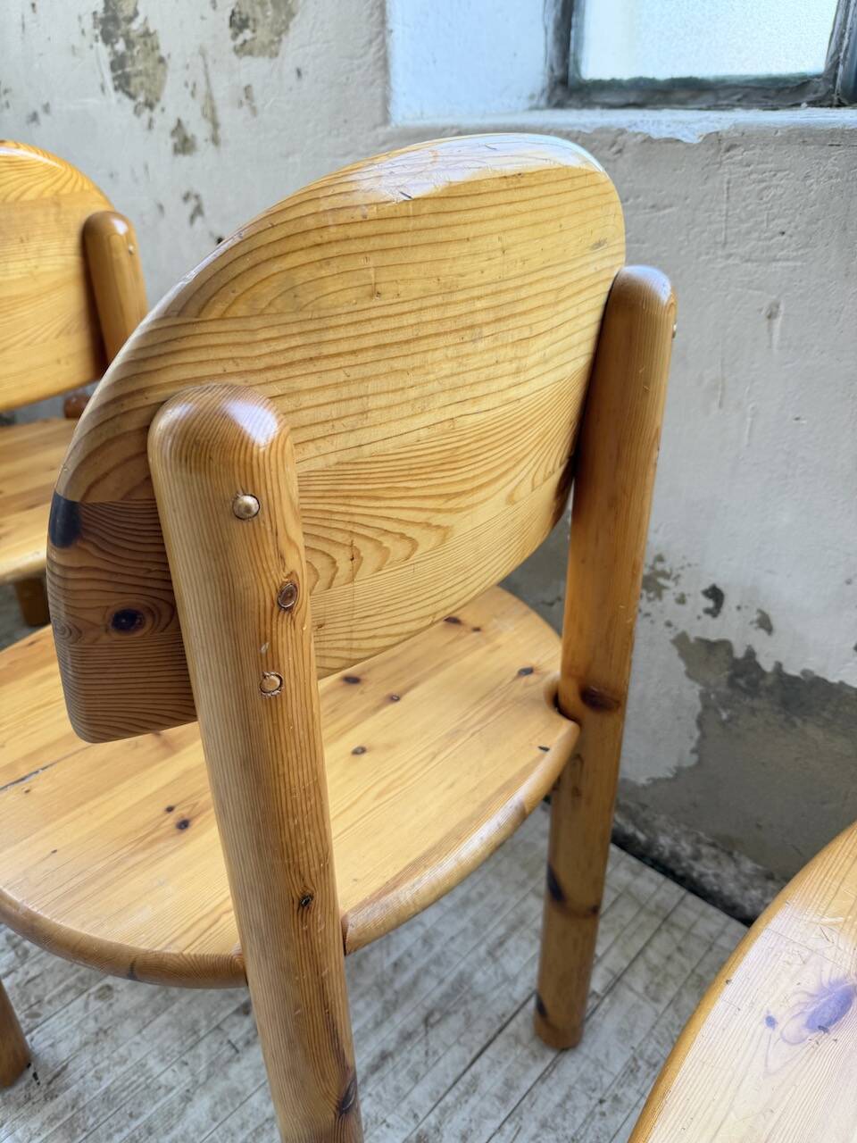 Set of 4 Daumiller pine chairs