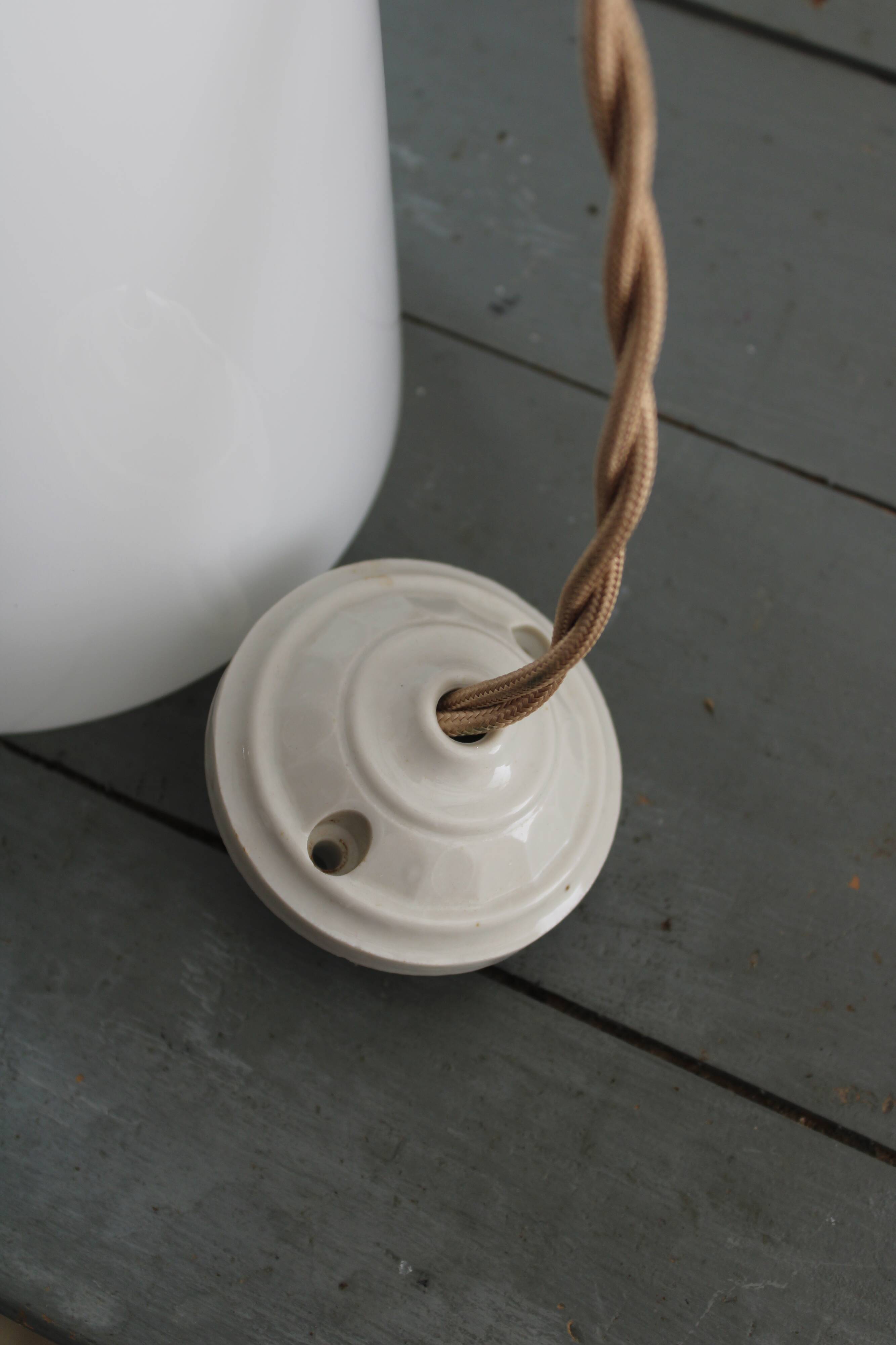 Hanging lamp in opaline