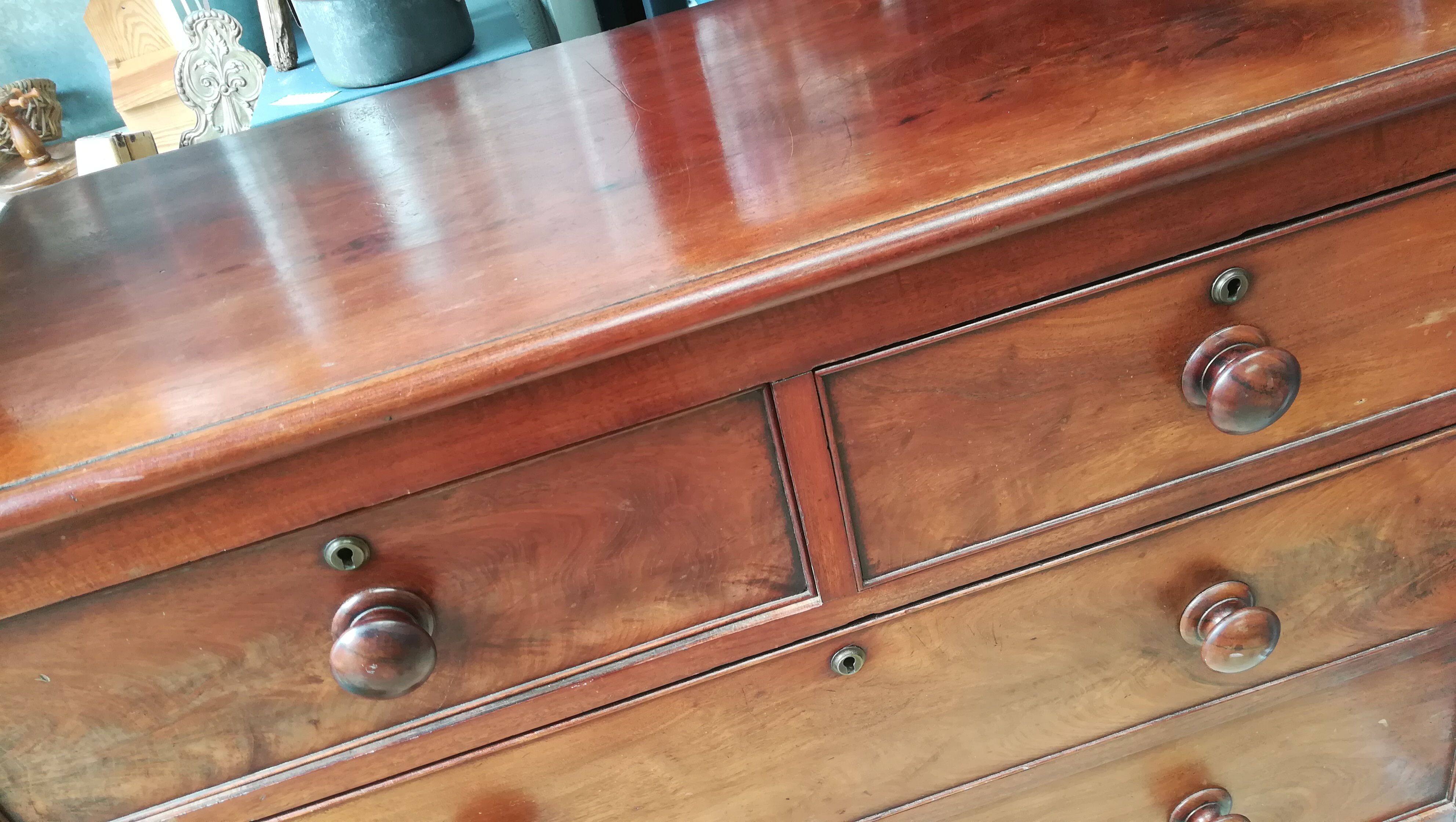 English chest of gold mahogany veneer