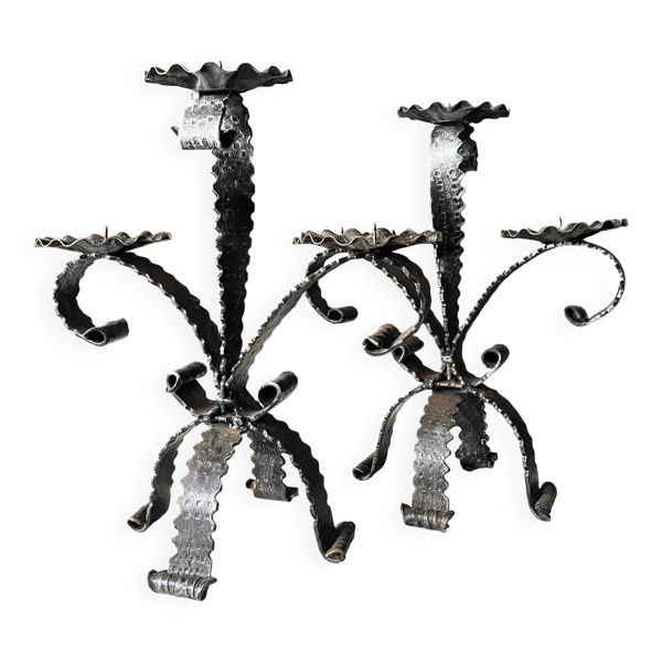 Paire de chandeliers en ferronnerie artisanale