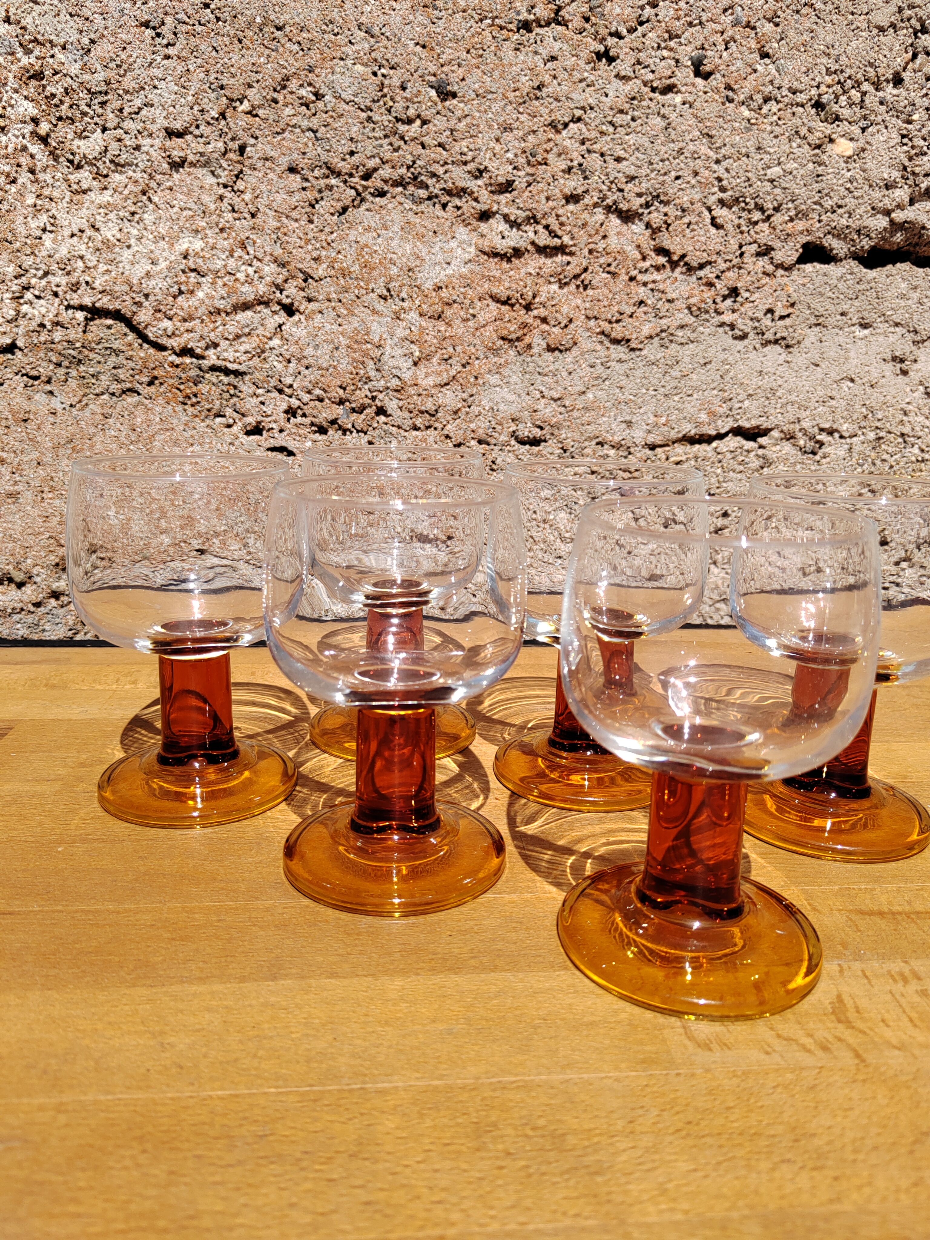 Suite of 6 water glasses 70s