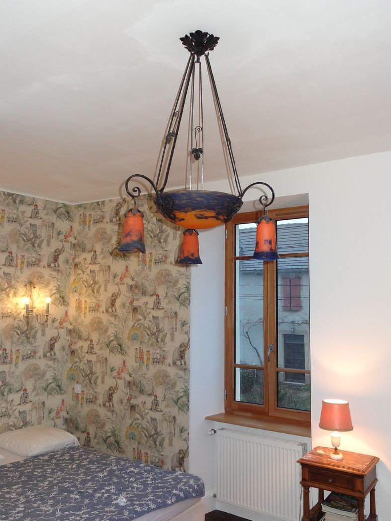Art Deco Lustre Noverdy France in beaten iron