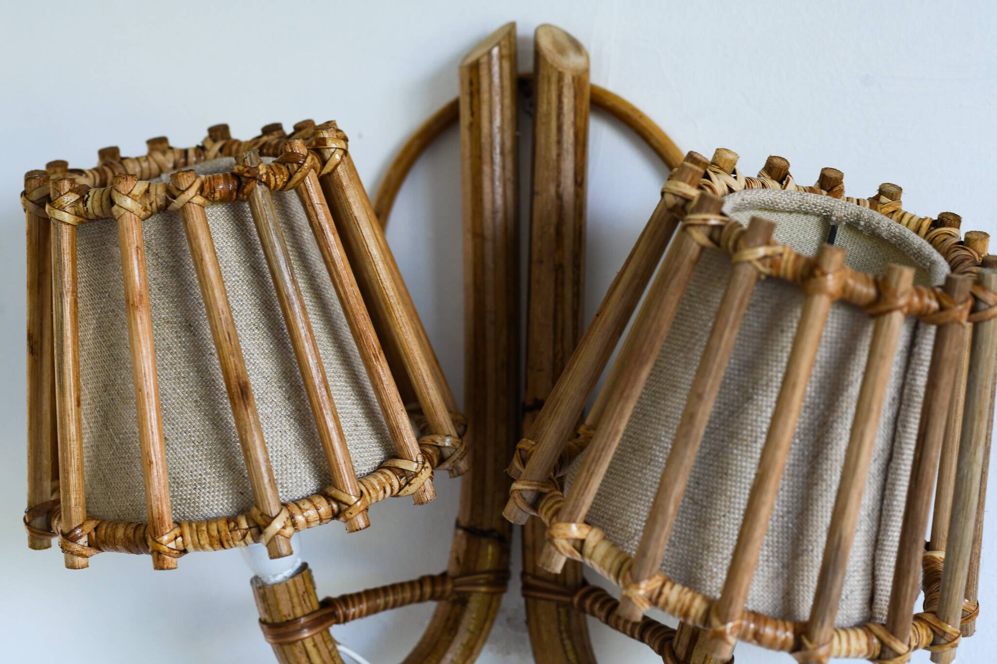 Mid-century Modern scones wall lamp