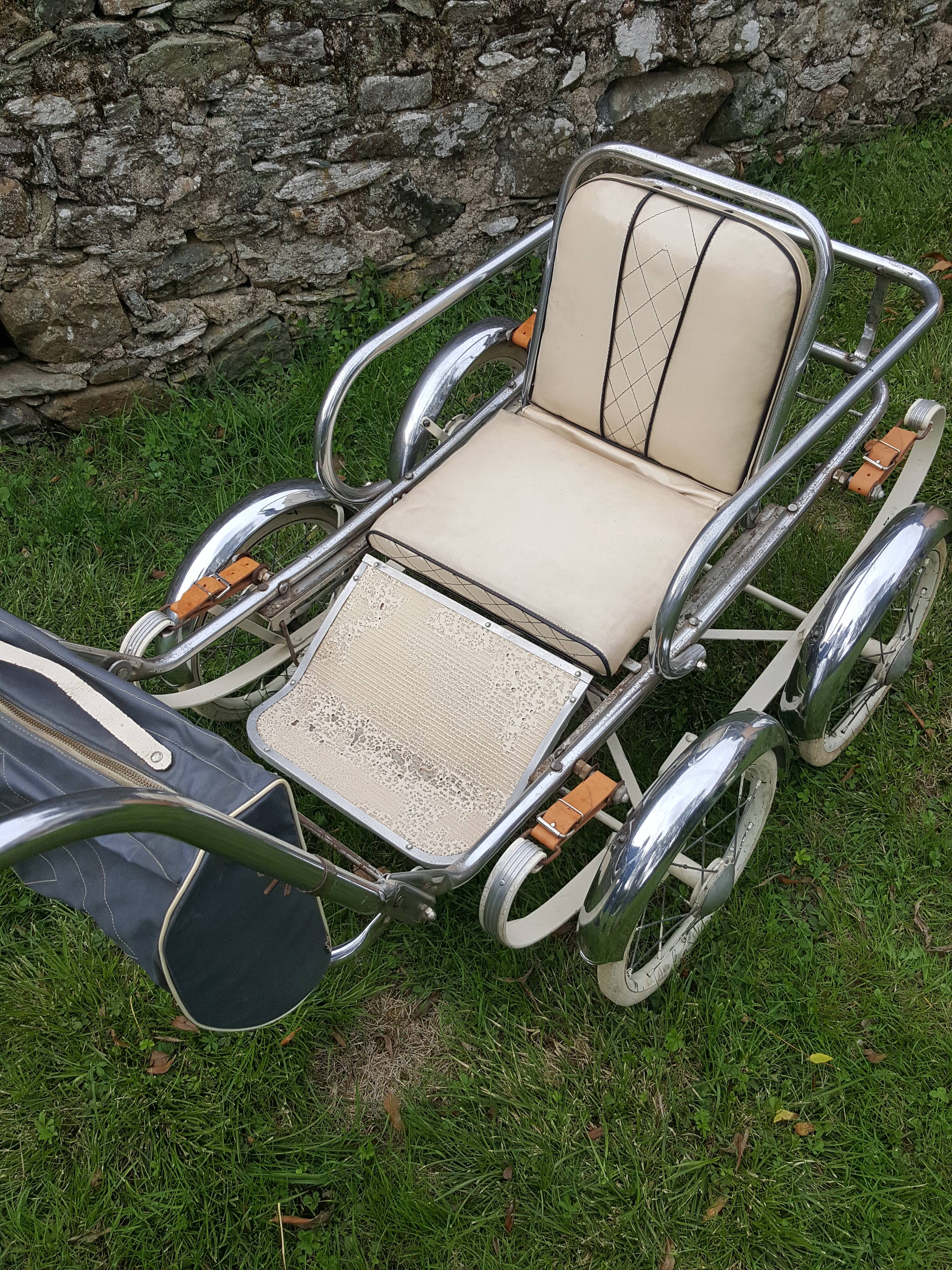 former 1950s pram that can be turned into a stroller