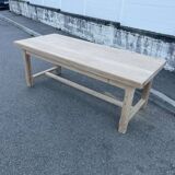 Extendable farmhouse table in solid oak