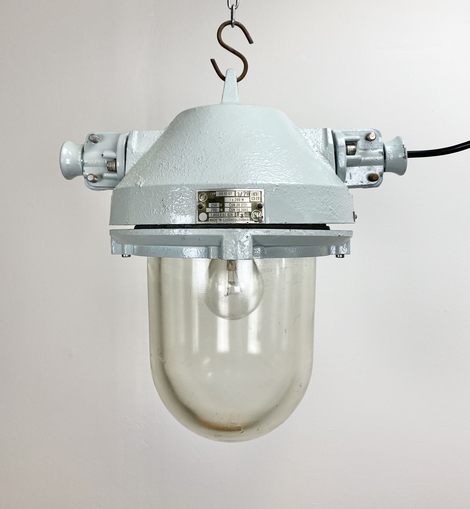 Lampe industrielle grise antidéflagrante, années 1970