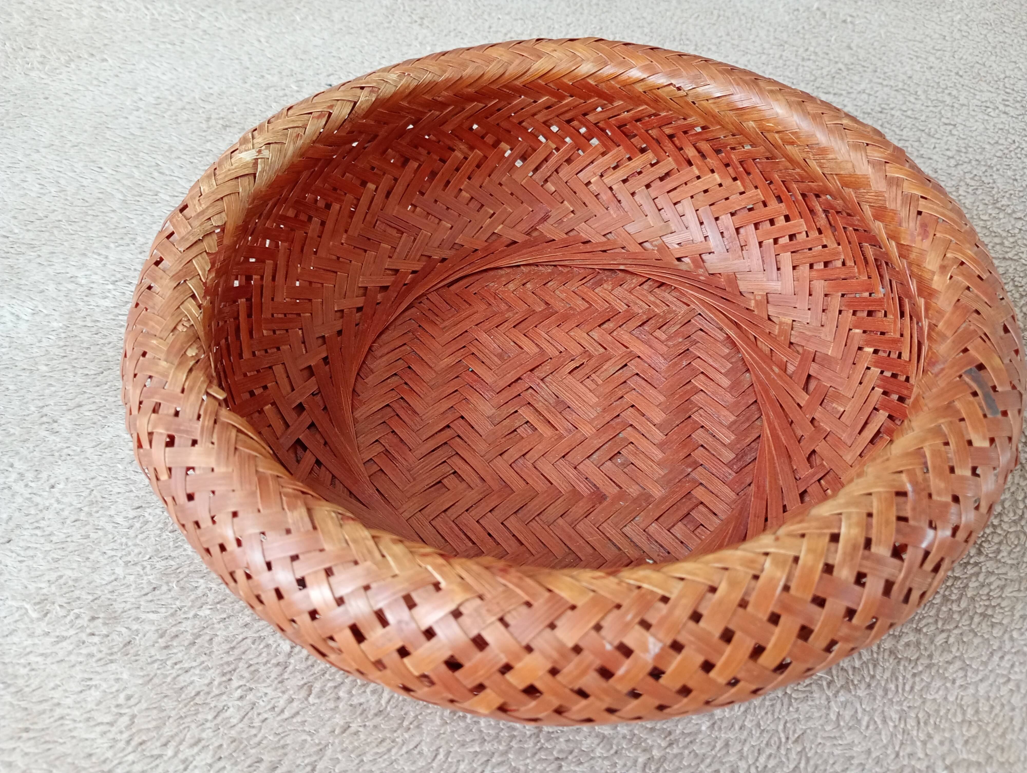 corbeille en bambou tressé