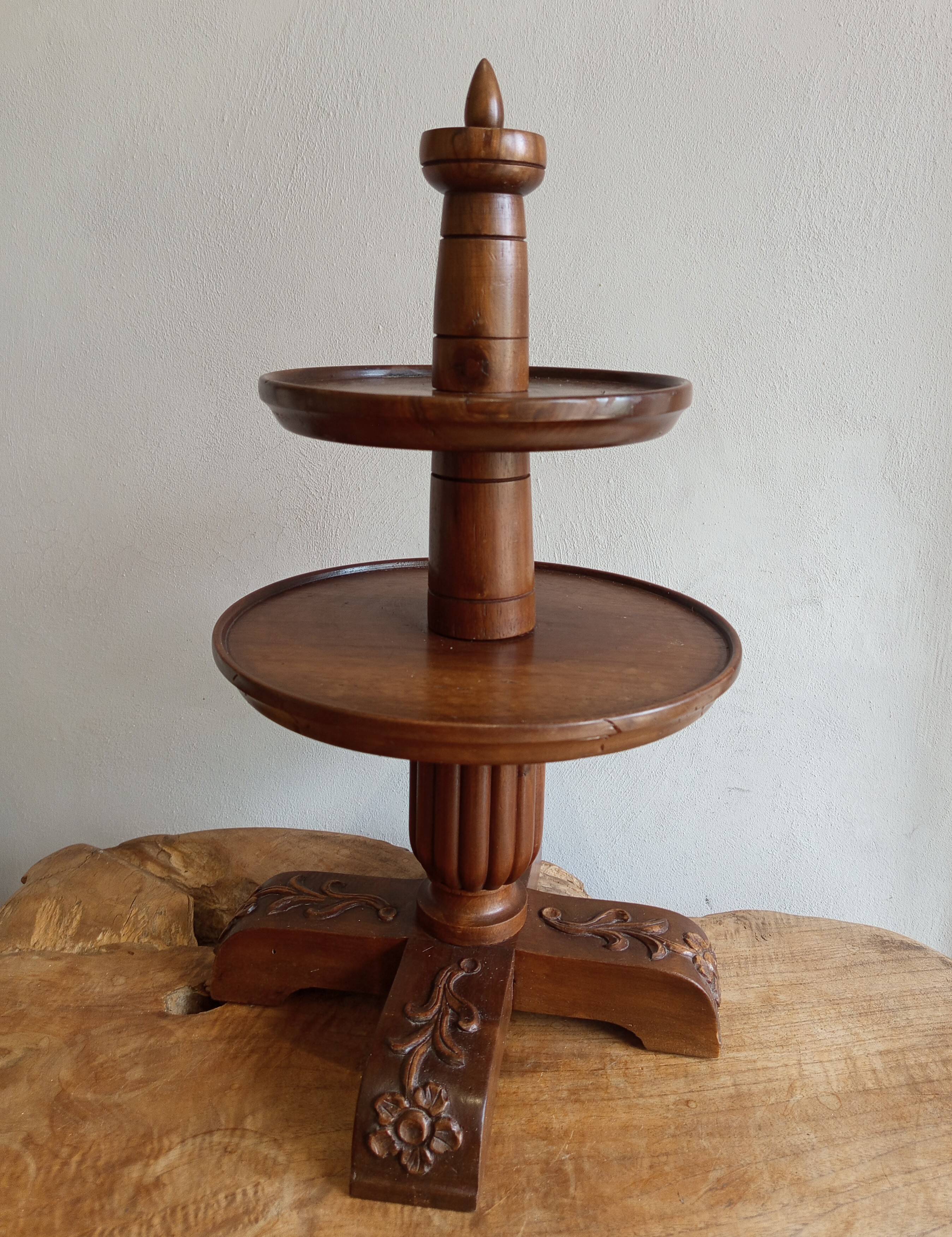 Serviteur de table présentoir en noyer 2 plateaux