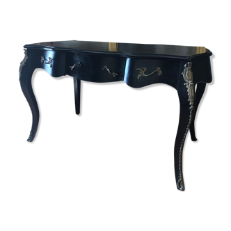 Black-laque desk