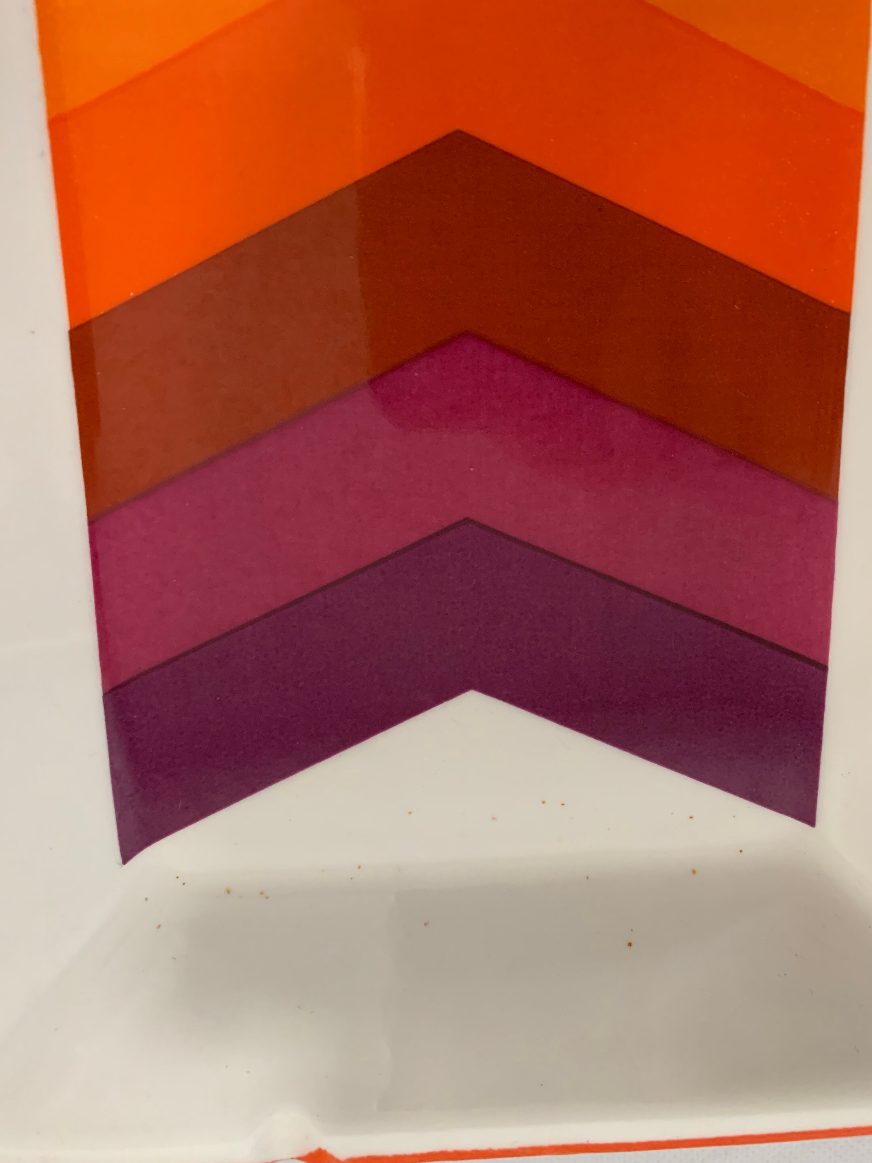 Lot of 2 bowls and 4 dishes or plates Gien model arrows 1970