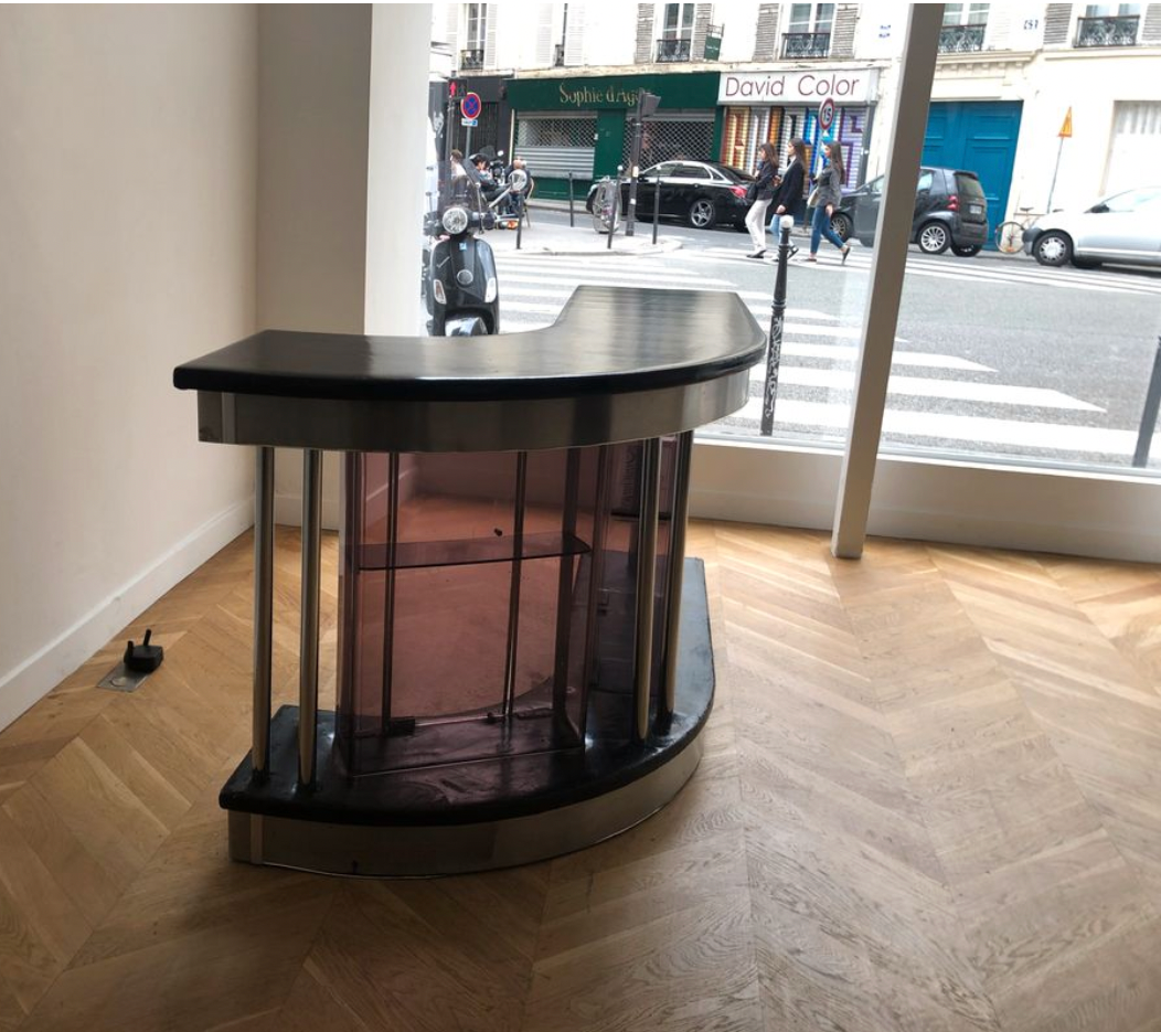 Low vintage design bar with interior storage